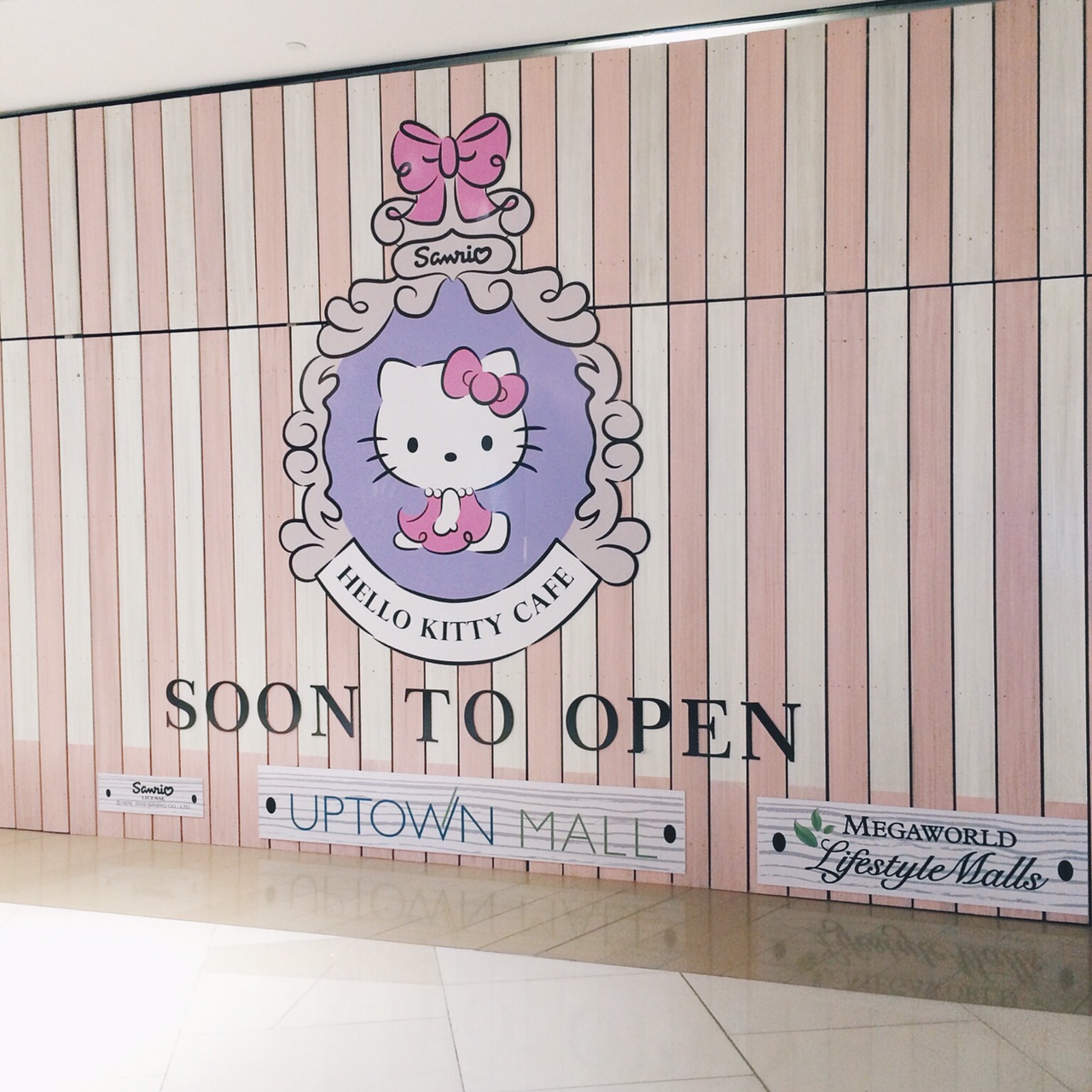 Hello Kitty Cafe Opens in Fashion Mall, Las Vegas 