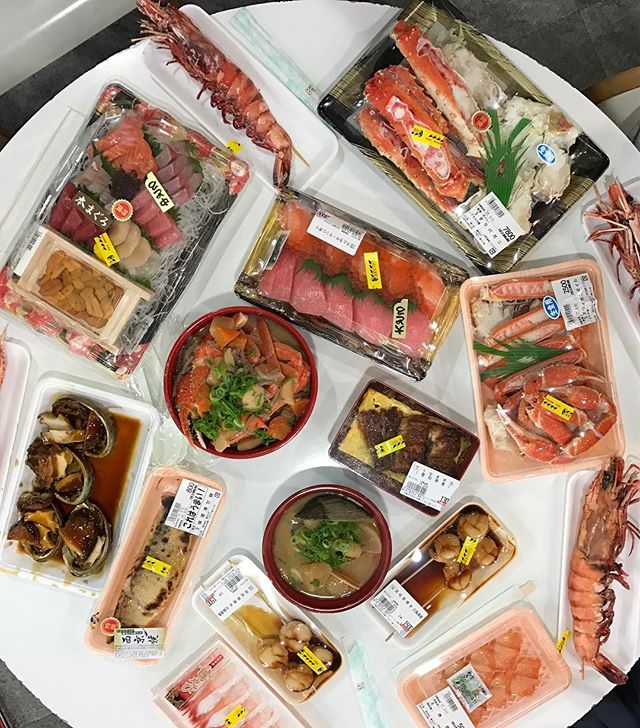 Fresh Sashimi and Sushi Kuromon Market