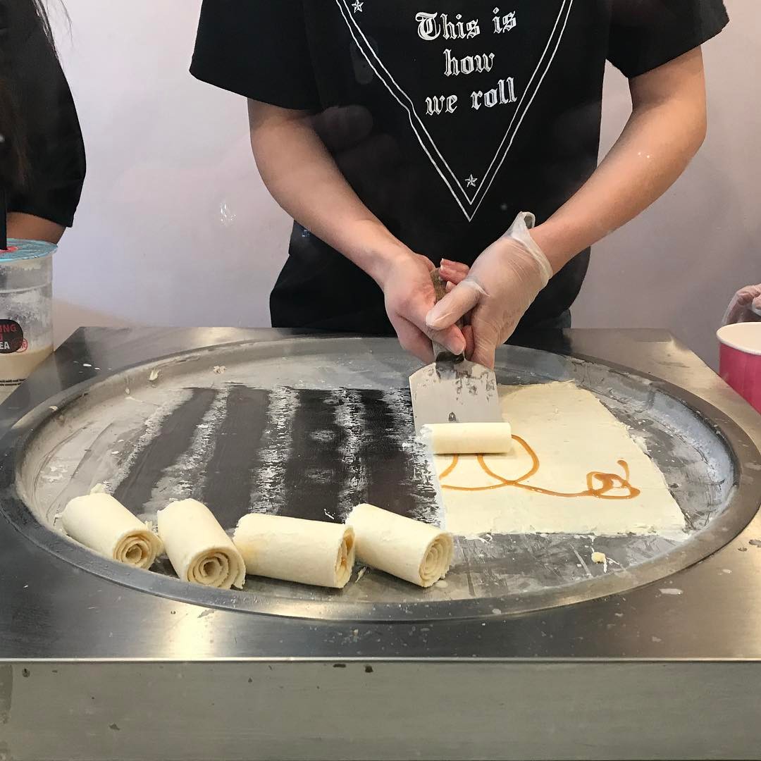 Fried Ice Cream Rolls