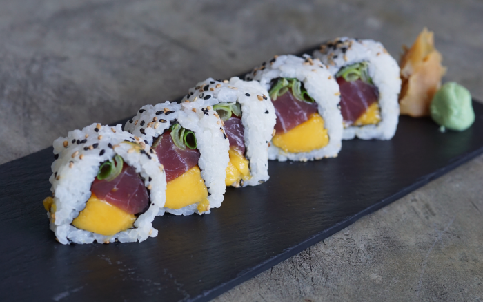 Tuna Mango Roll