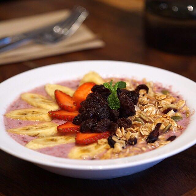 Mixed Berry Smoothie Bowl