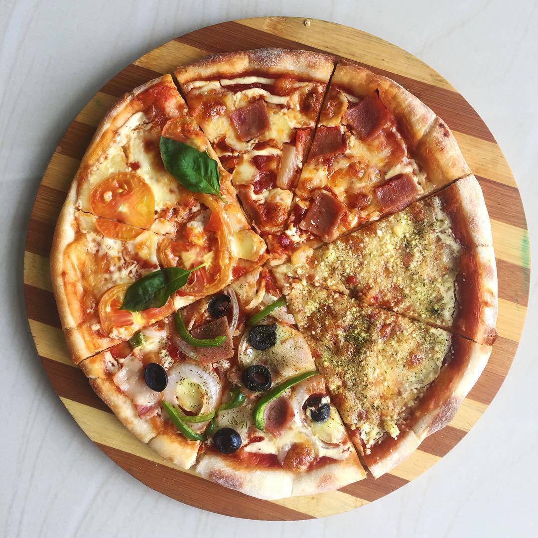 Pomodoro Pizza Photo