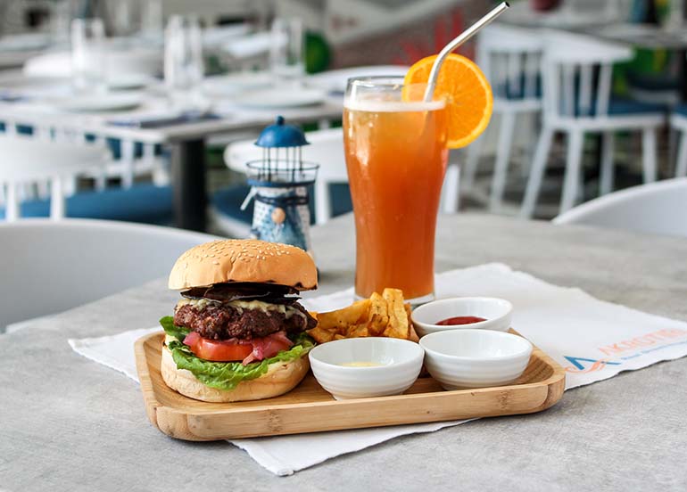 wagyu-burger-iced-tea