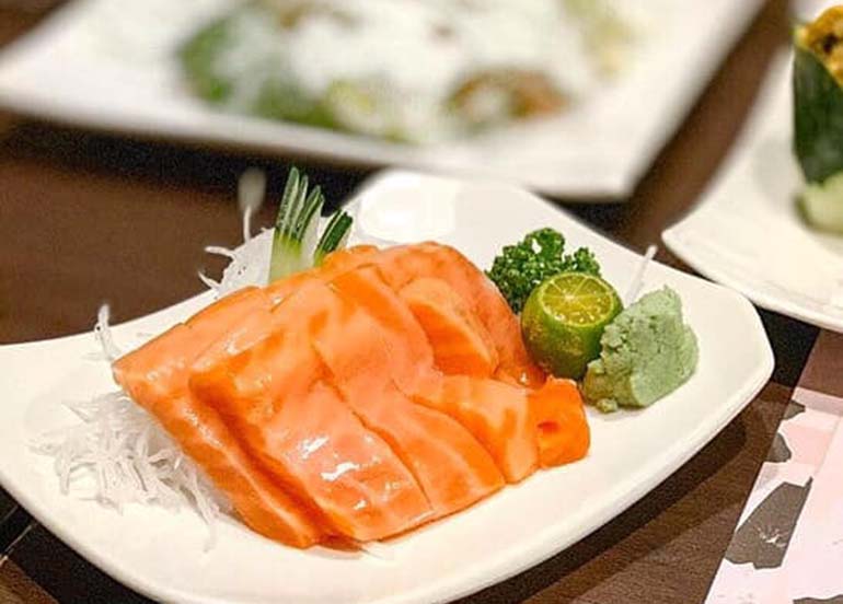 salmon-sashimi