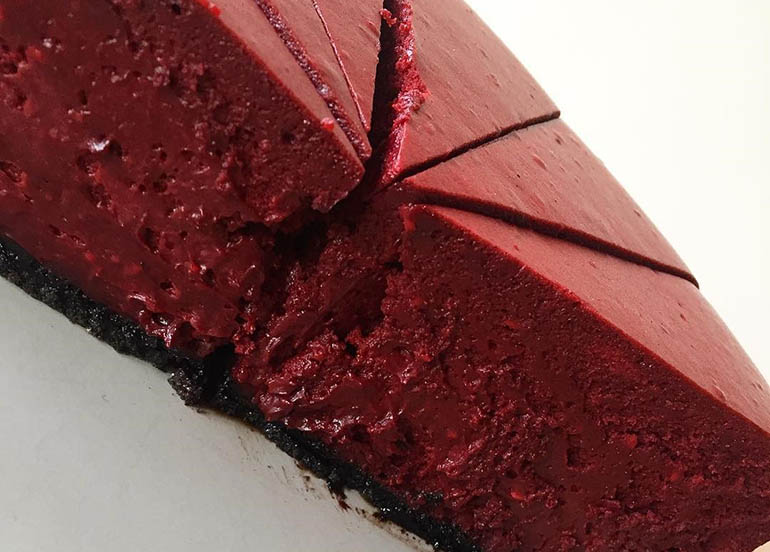 red velvet cheesecake