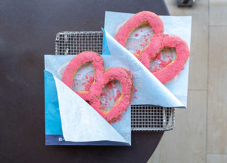 Strawberry Cream Cheese Pretzels