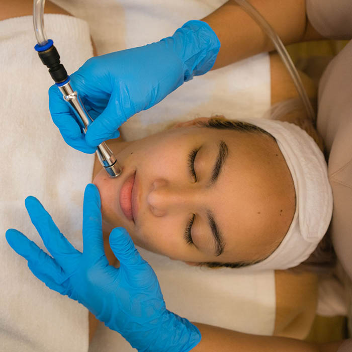 Le Plaisir Spa Whitening Facial with Diamond Peel