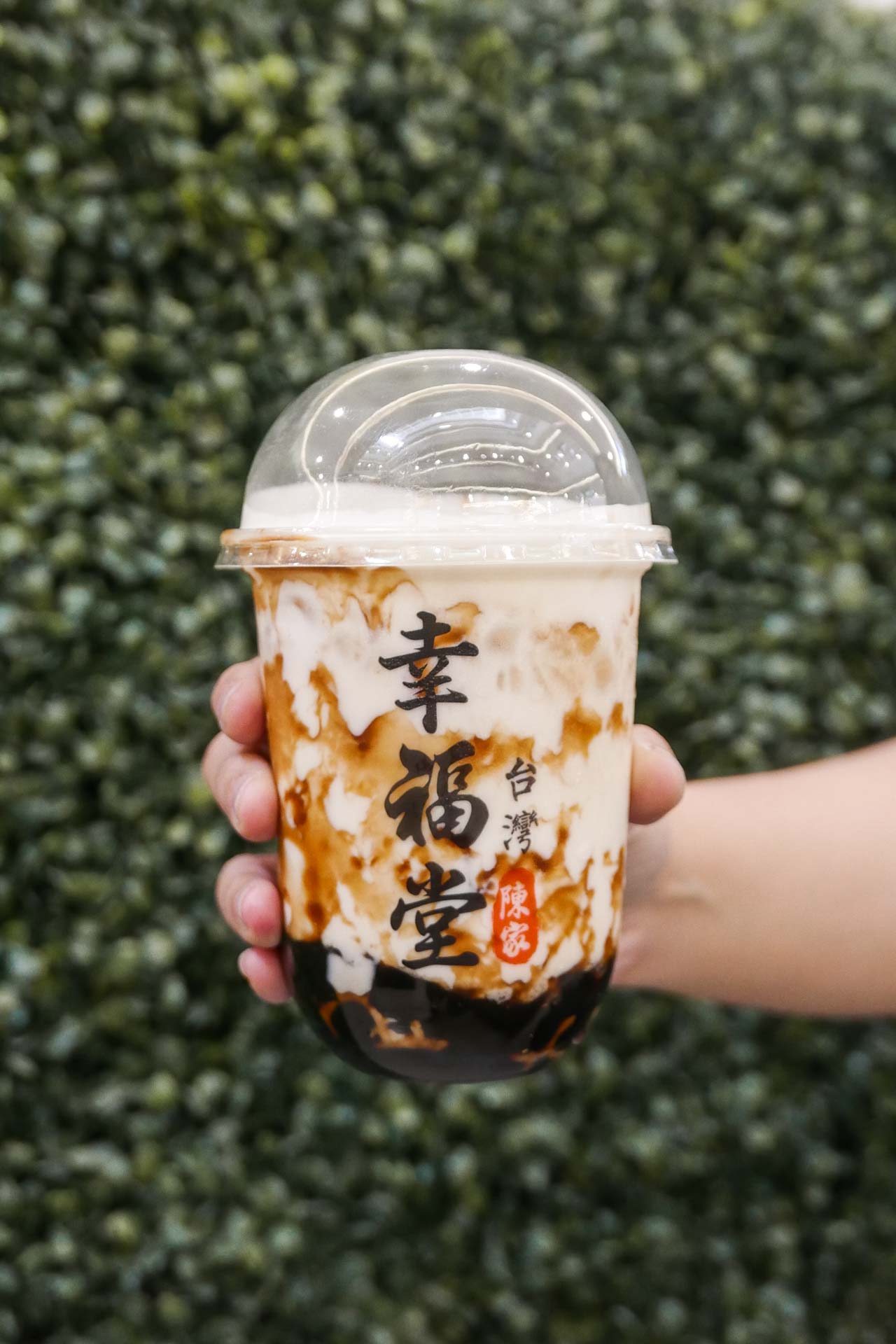 Milk-tea-on-hand