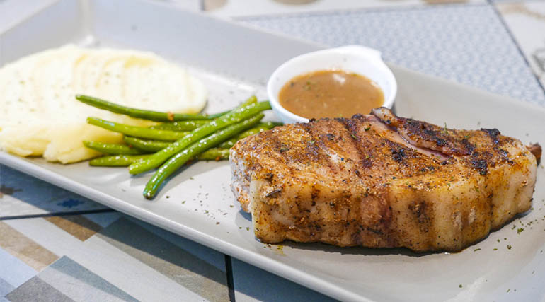 grilled-pork-chop-with-mashed-potato