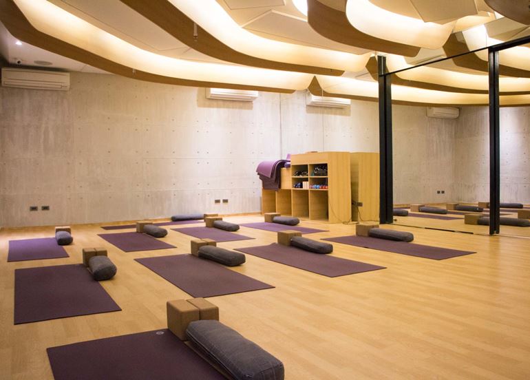 yoga-studio-mats