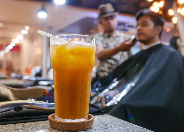 barber-cut-with-iced-tea