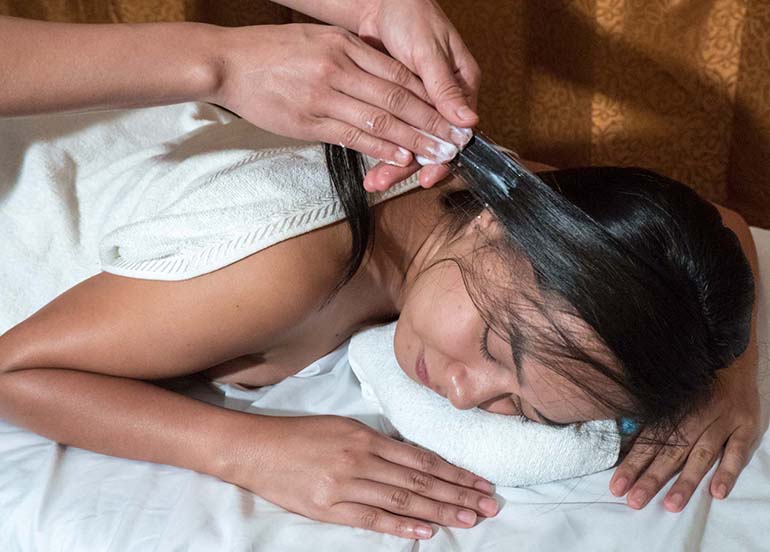 hair-treatment-with-massage