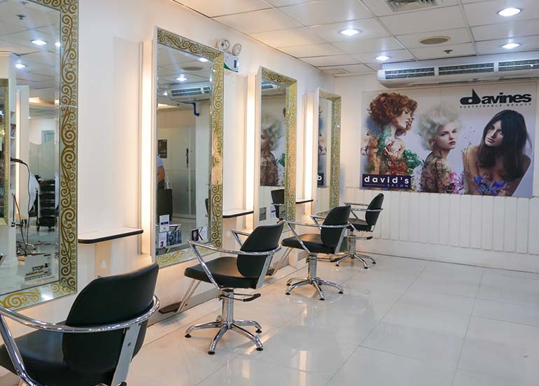 davids-salon-interior-chairs-mirrors