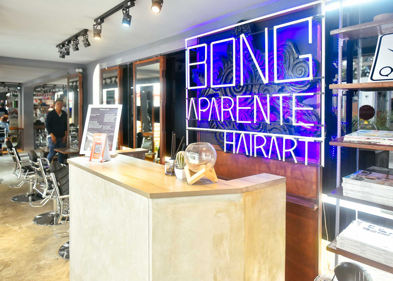 Bong Aparente Interior and Logo