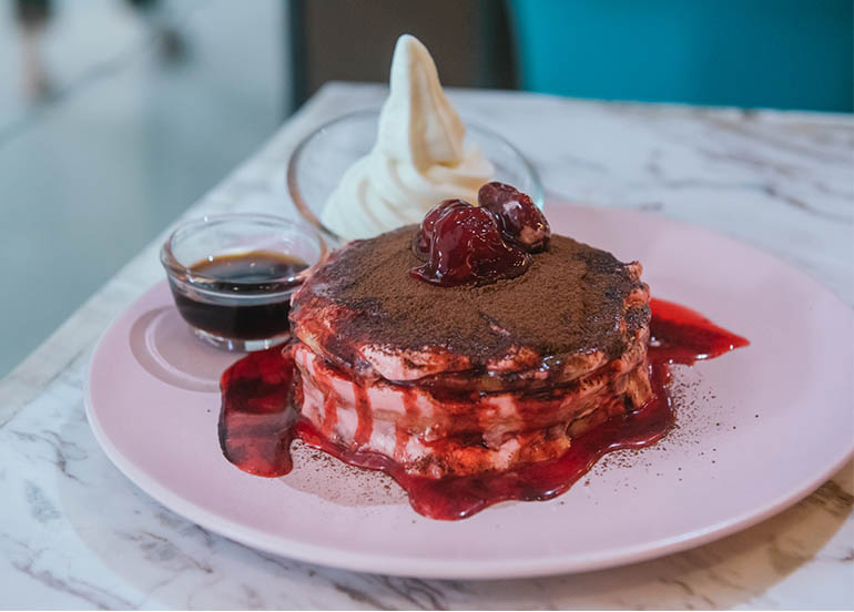 Strawberry Pancakes from Kiss the Tiramisu