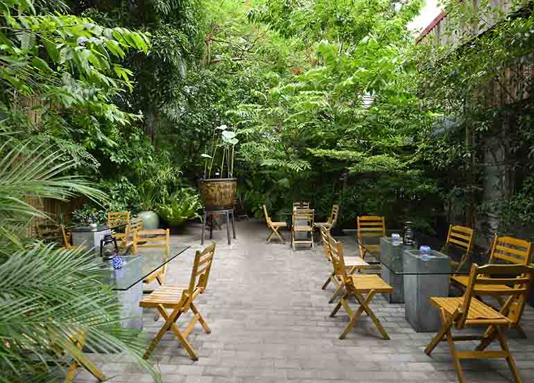 Basil Restaurant Garden