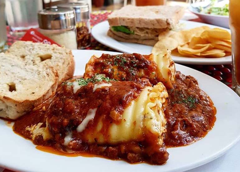 banapple. lasagna roll ups
