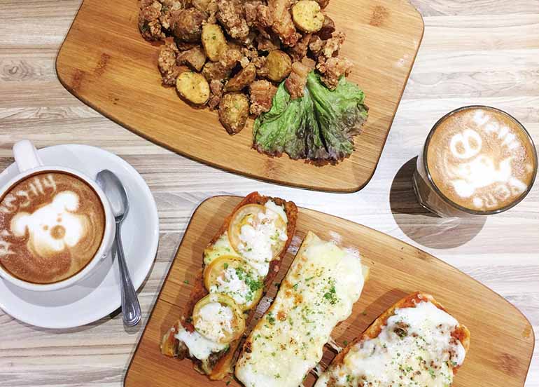 Chicken and Potatoes and Open Faced Sandwiches from Books and Borders Cafe