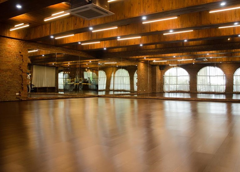 m-studio-dance-floor