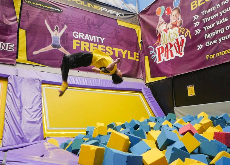 backflip-trampoline-pit 