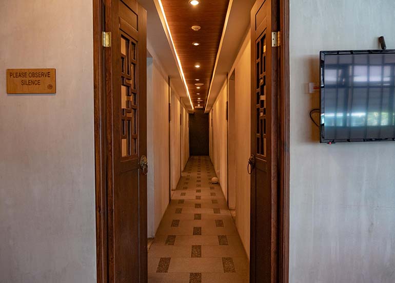 relaxing-hallway