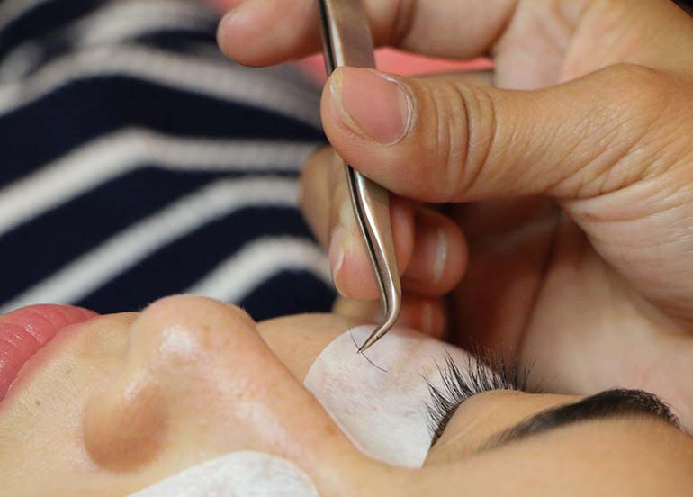 Eyelash Extensions: Fast Facts Before Your Appointment
