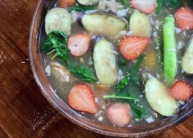 Sinigang na Manok sa Strawberries from Empacho