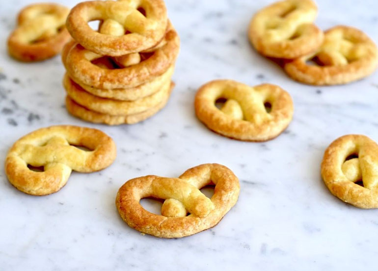 Krakelingen or Dutch Pretzels