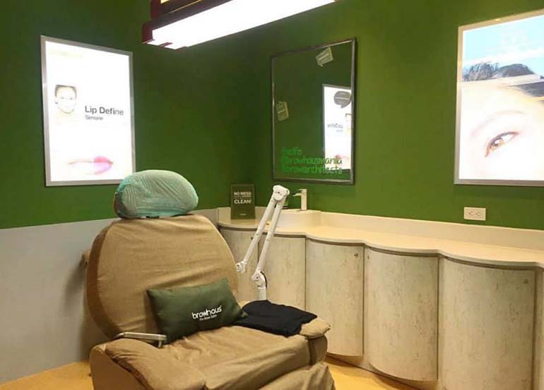 eyelash-eyebrow-treatment-chair