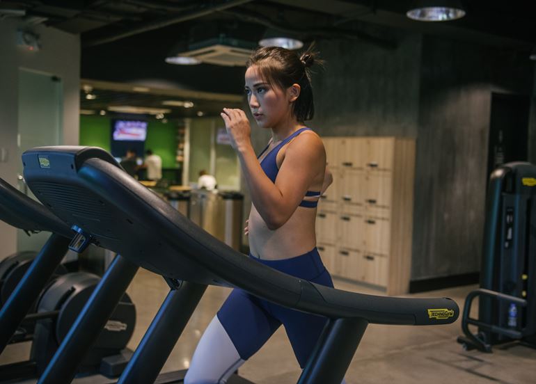 woman-on-treadmill