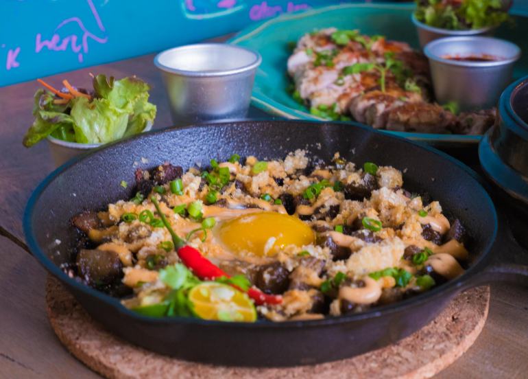 sisig, loco manuk, chicken, beer, poblacion, restaurants in makati, bars in makati