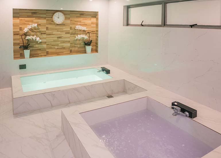 jacuzzi-in-spa