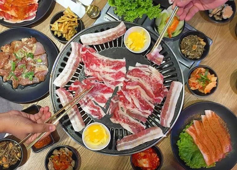 korean-barbecue-sharing
