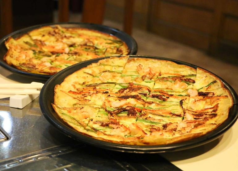 pajeon-korean-seafood-pancake