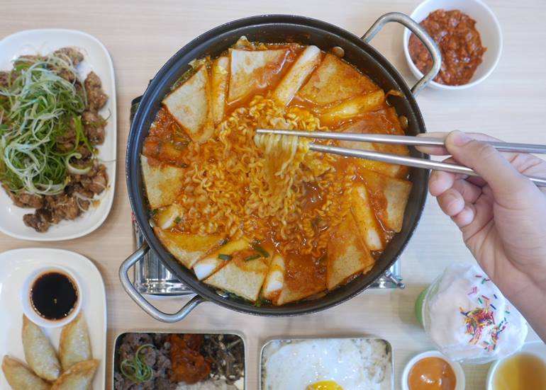korean-spicy-noodles