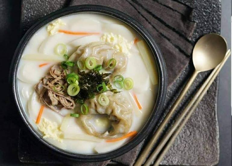 korean-soup-bowl
