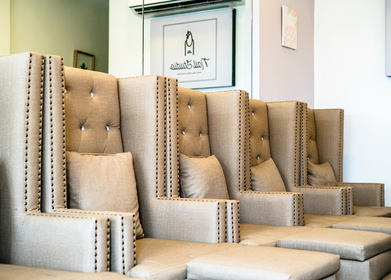 Nail Studio Lounge Chairs