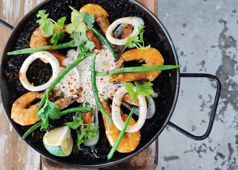 squid-ink-paella