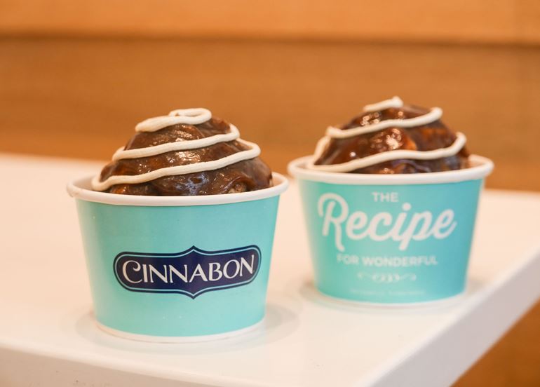 cinnabon-roll-to-go