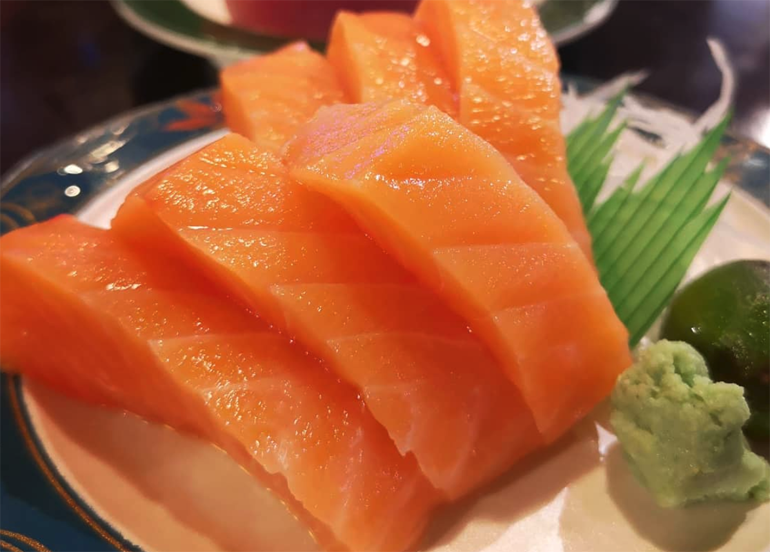 Nihonbashi Tei's fresh sashimi with a side of wasabi and calamansi