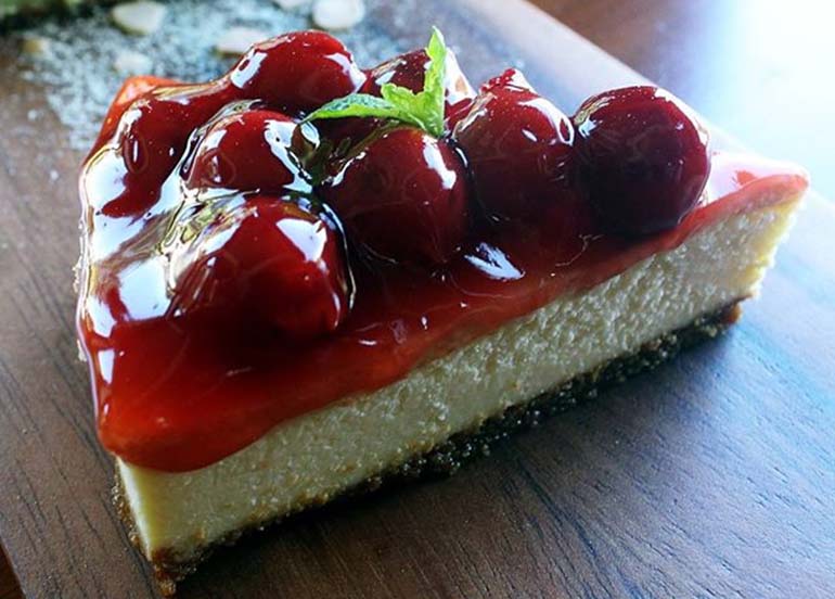 homemade-berry-cheesecake
