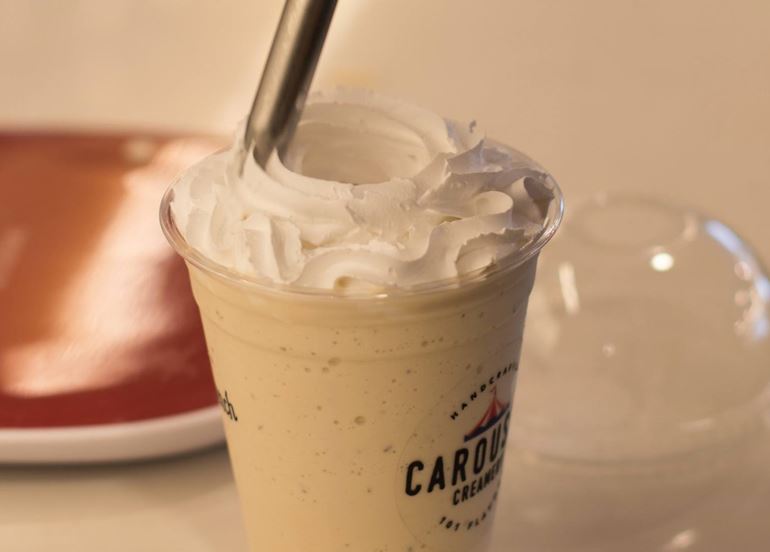 carousel-cream-milkshake