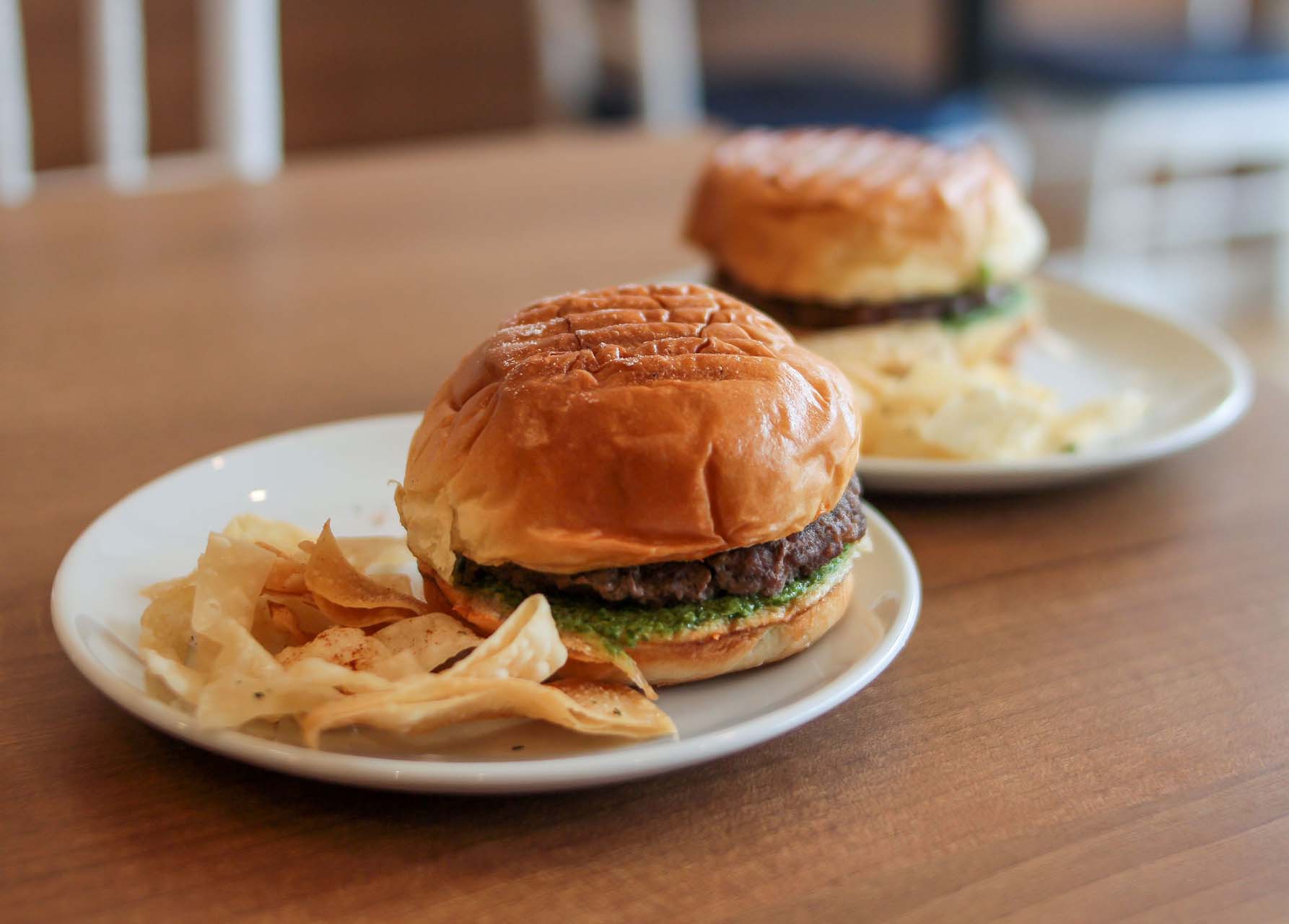 chimichurri-burger-with-chips