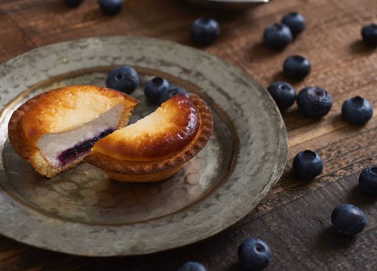 cheese-tart-with-blueberries