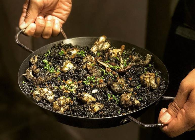 squid-ink-paella