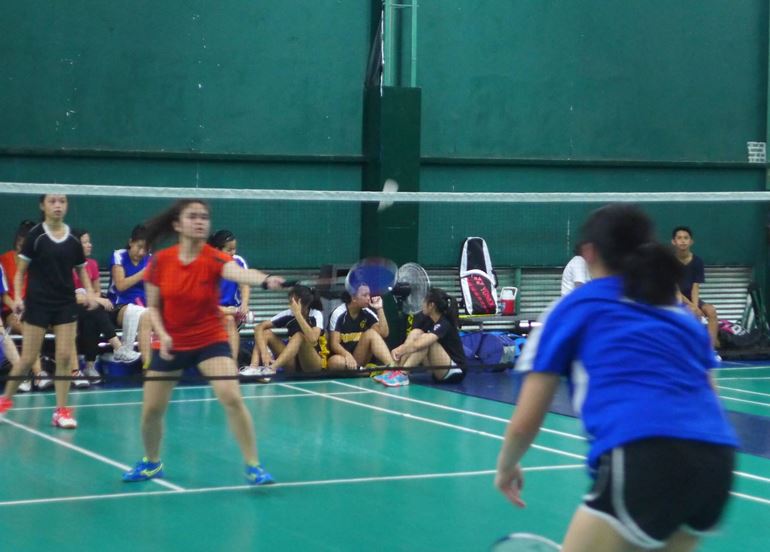 badminton-doubles-game