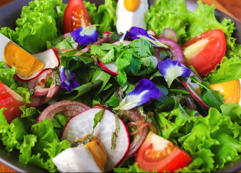 10 Delicious Salad Dishes To Ease You Into Your 2020 Diet!