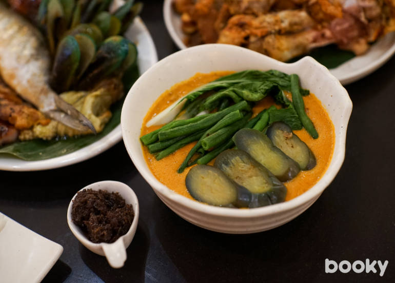 mangan kare-kare