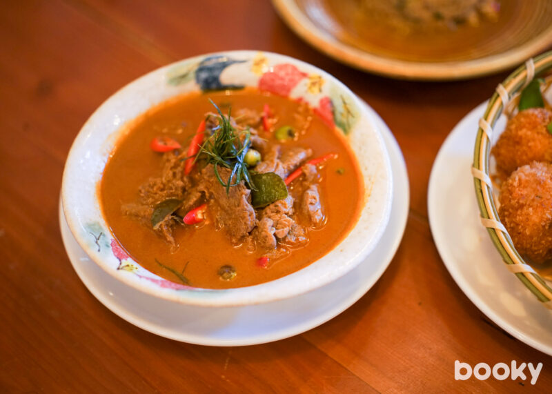 mango tree cafe panang beef curry