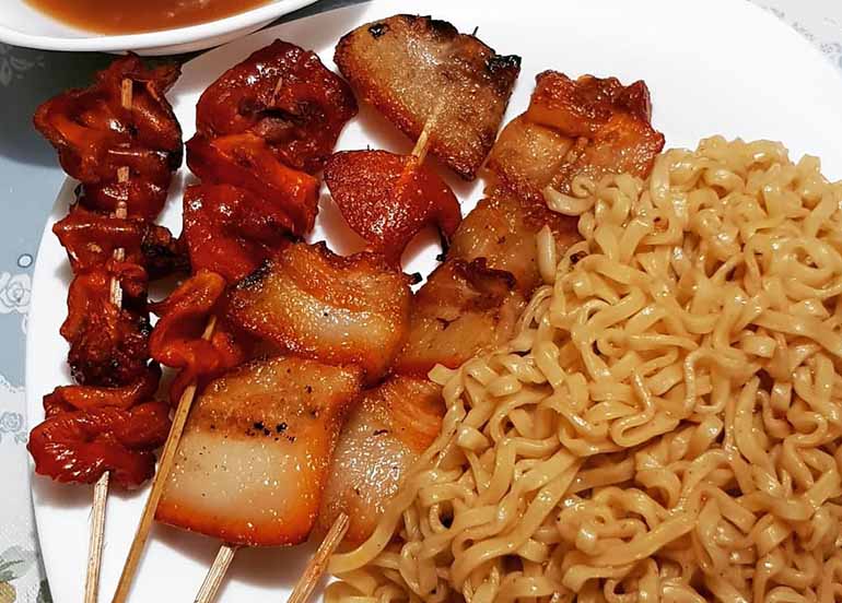 Pancit Canton with Barbecue